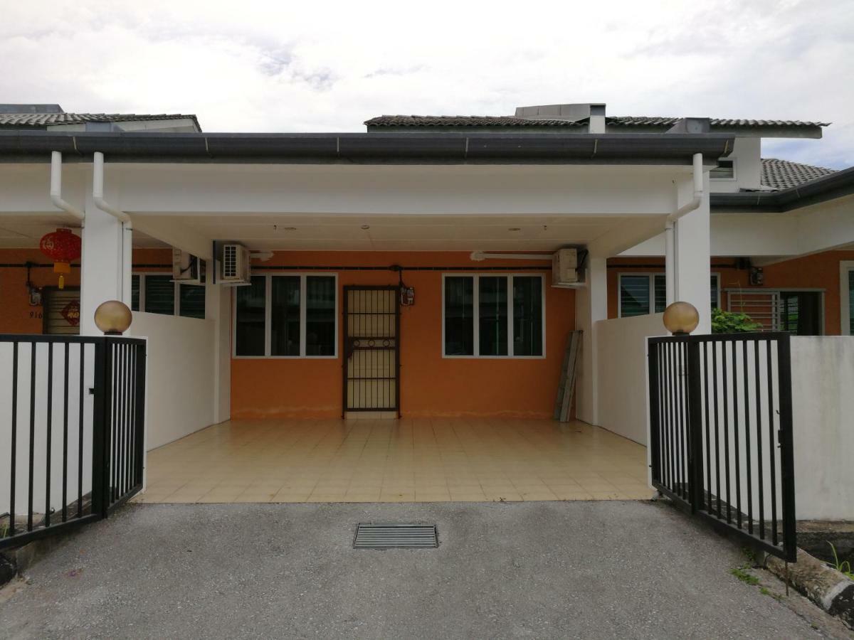 Address No 915, Lorong Uni Central 13, Taman Uni Central, Kuching Samarahan Expressway Екстер'єр фото