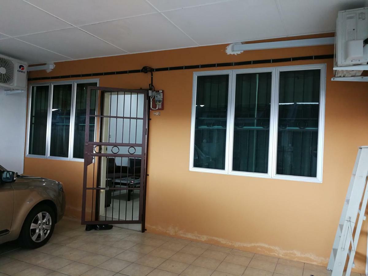 Address No 915, Lorong Uni Central 13, Taman Uni Central, Kuching Samarahan Expressway Екстер'єр фото